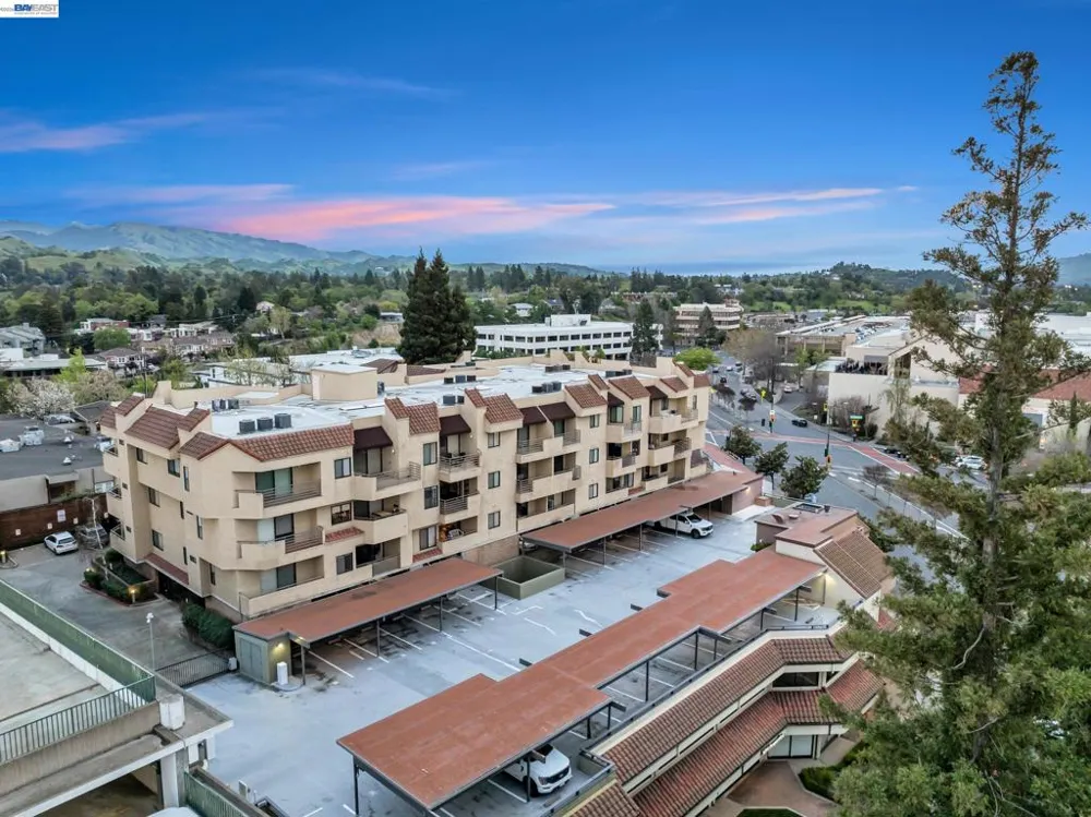 1201 Alta Vista Dr #108 Walnut Creek, CA 94596