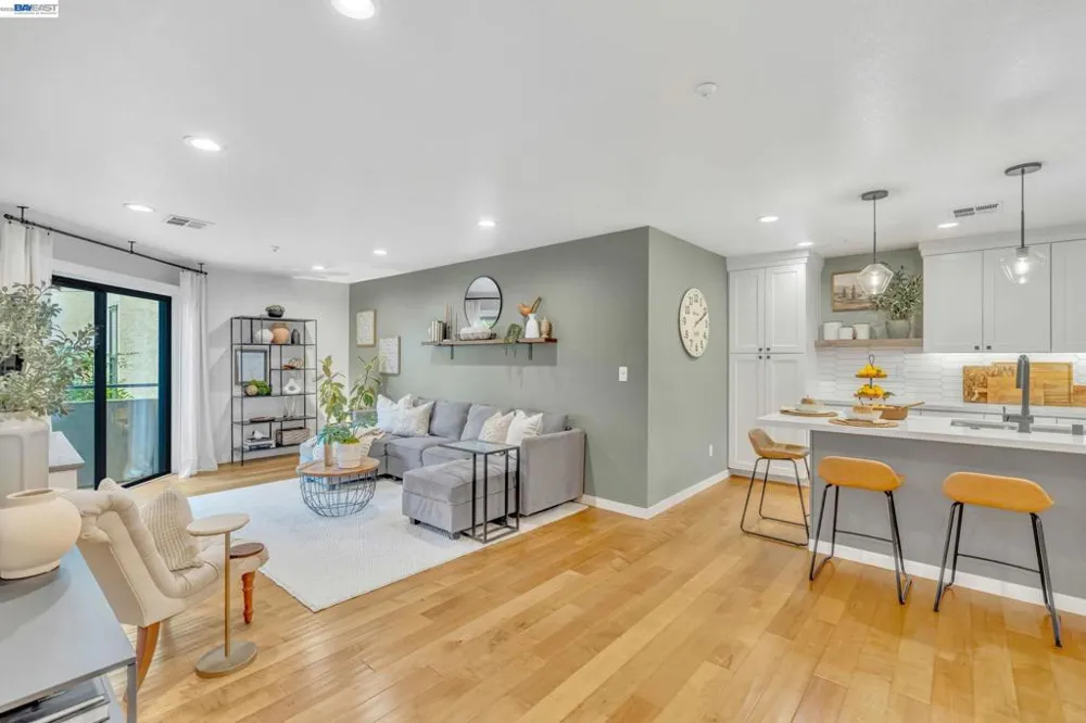1201 Alta Vista Dr #108 Walnut Creek, CA 94596