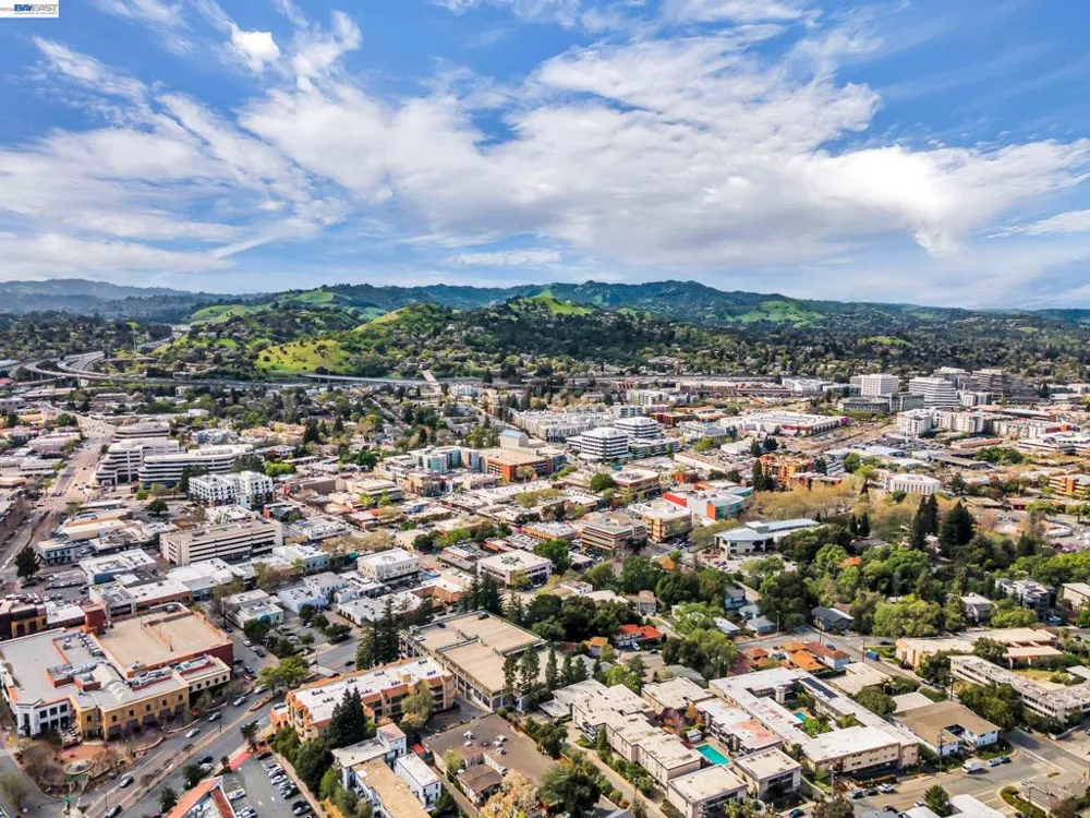 1201 Alta Vista Dr #108 Walnut Creek, CA 94596