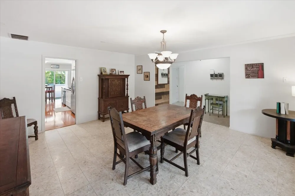 5713 Roberts Drive Waco, TX 76710