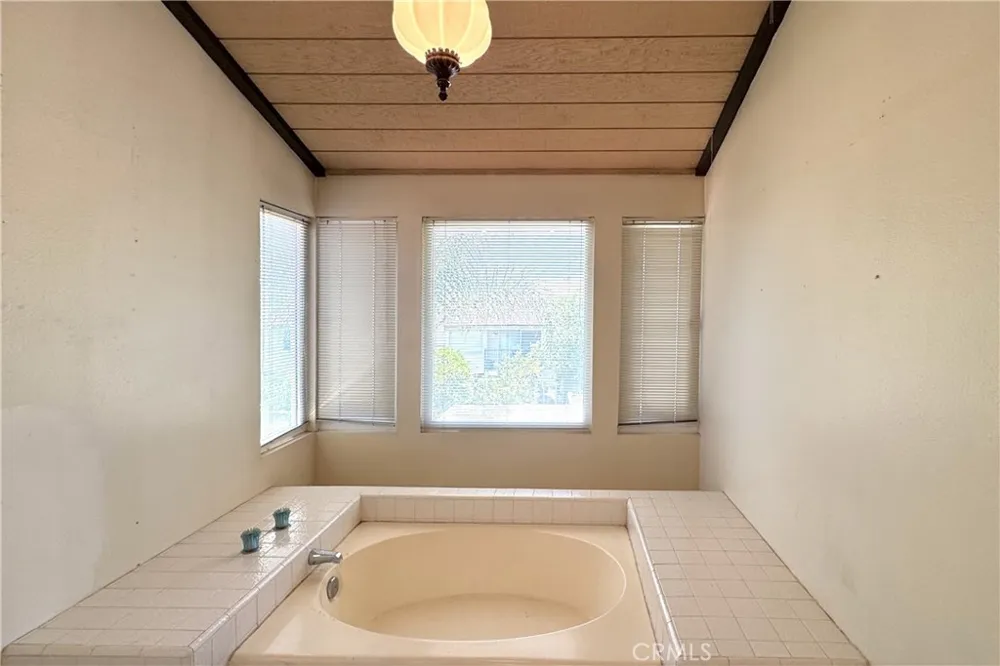 24862 Luton Street Laguna Hills, CA 92653
