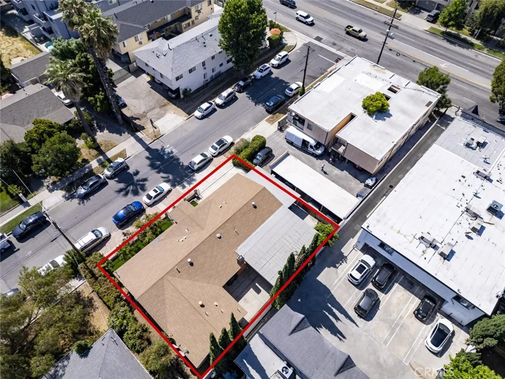 6415 Varna Avenue Van Nuys, CA 91401