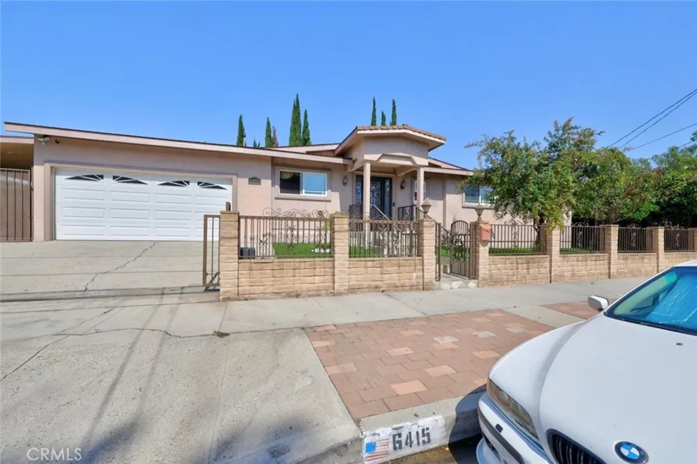 6415 Varna Avenue Van Nuys, CA 91401