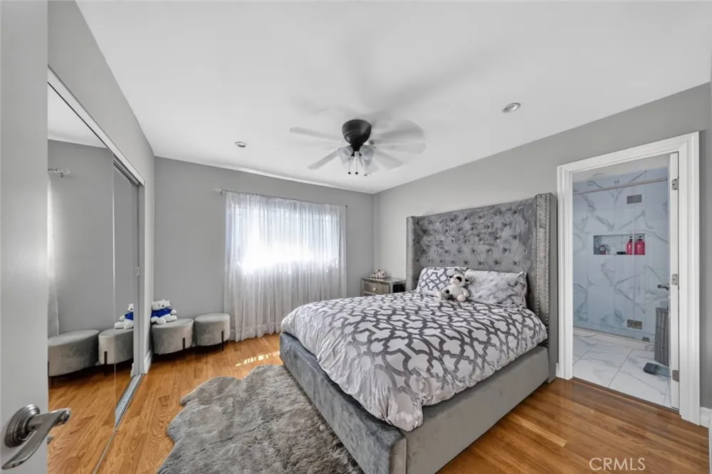 6415 Varna Avenue Van Nuys, CA 91401