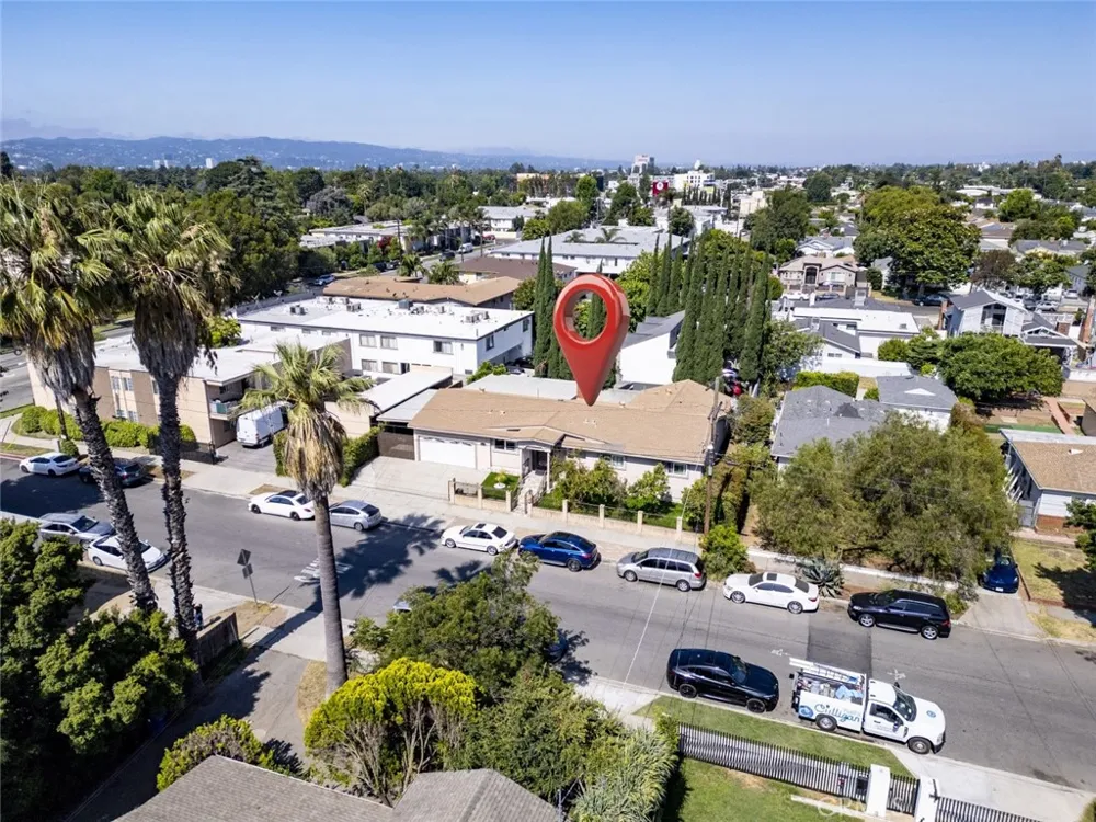 6415 Varna Avenue Van Nuys, CA 91401