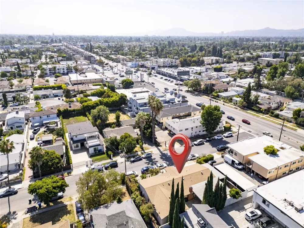 6415 Varna Avenue Van Nuys, CA 91401