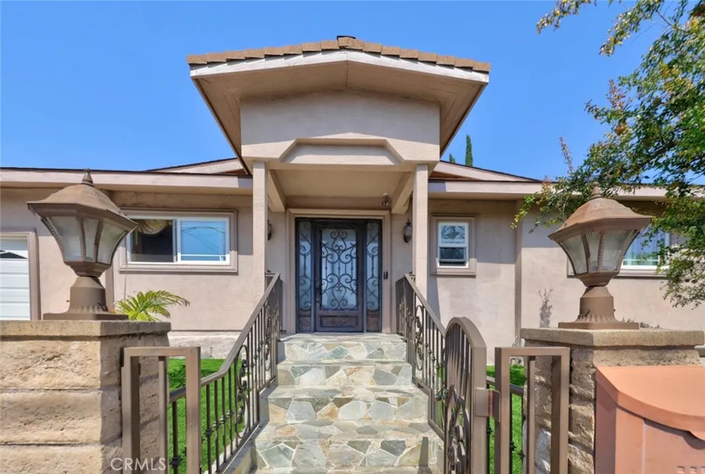 6415 Varna Avenue Van Nuys, CA 91401