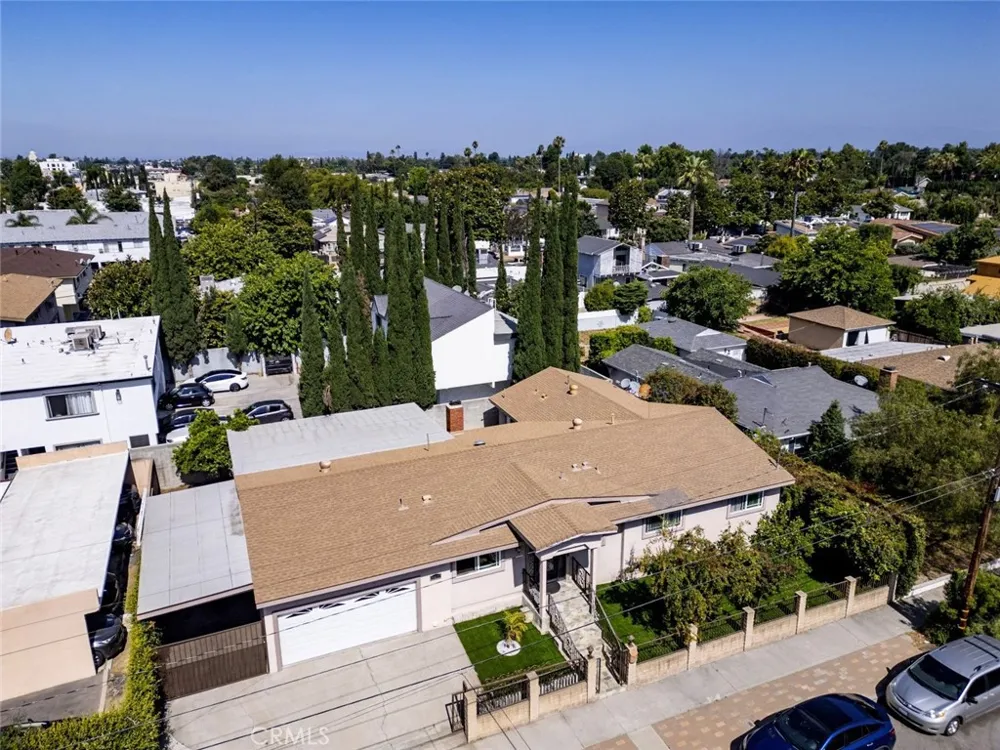 6415 Varna Avenue Van Nuys, CA 91401