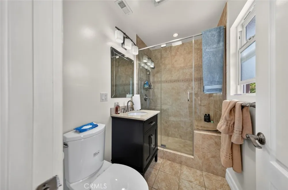 6415 Varna Avenue Van Nuys, CA 91401