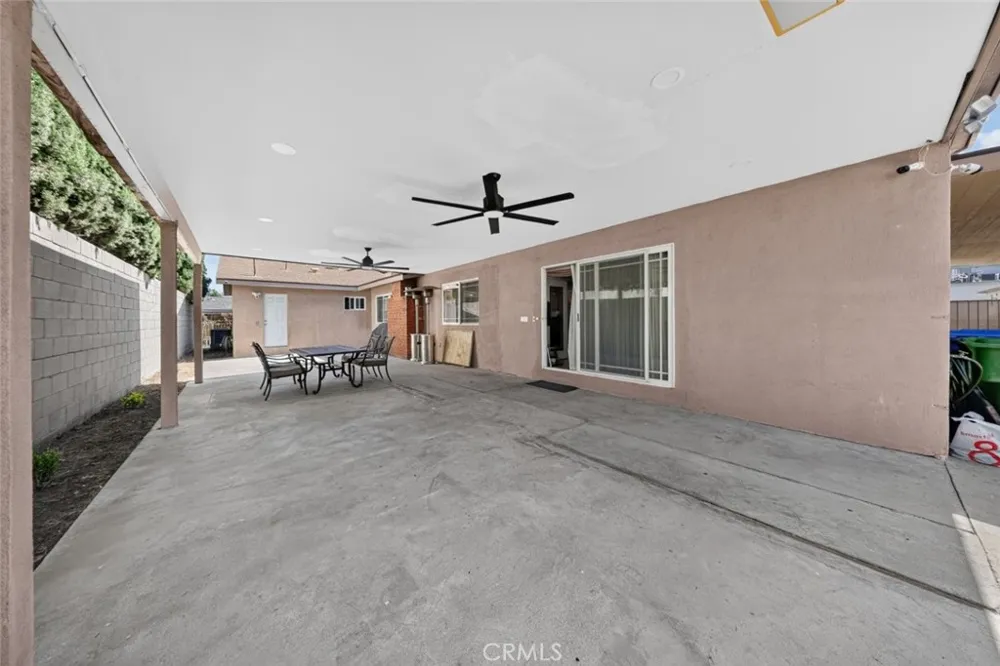 6415 Varna Avenue Van Nuys, CA 91401