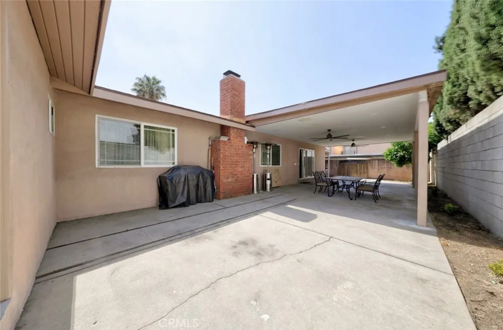 6415 Varna Avenue Van Nuys, CA 91401