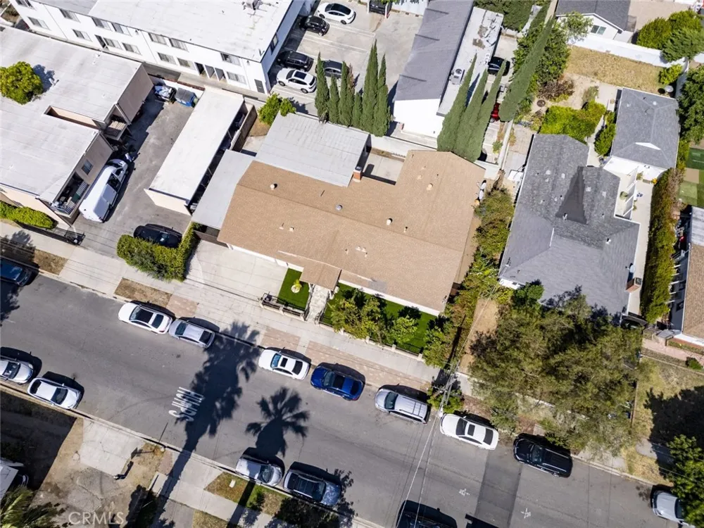 6415 Varna Avenue Van Nuys, CA 91401