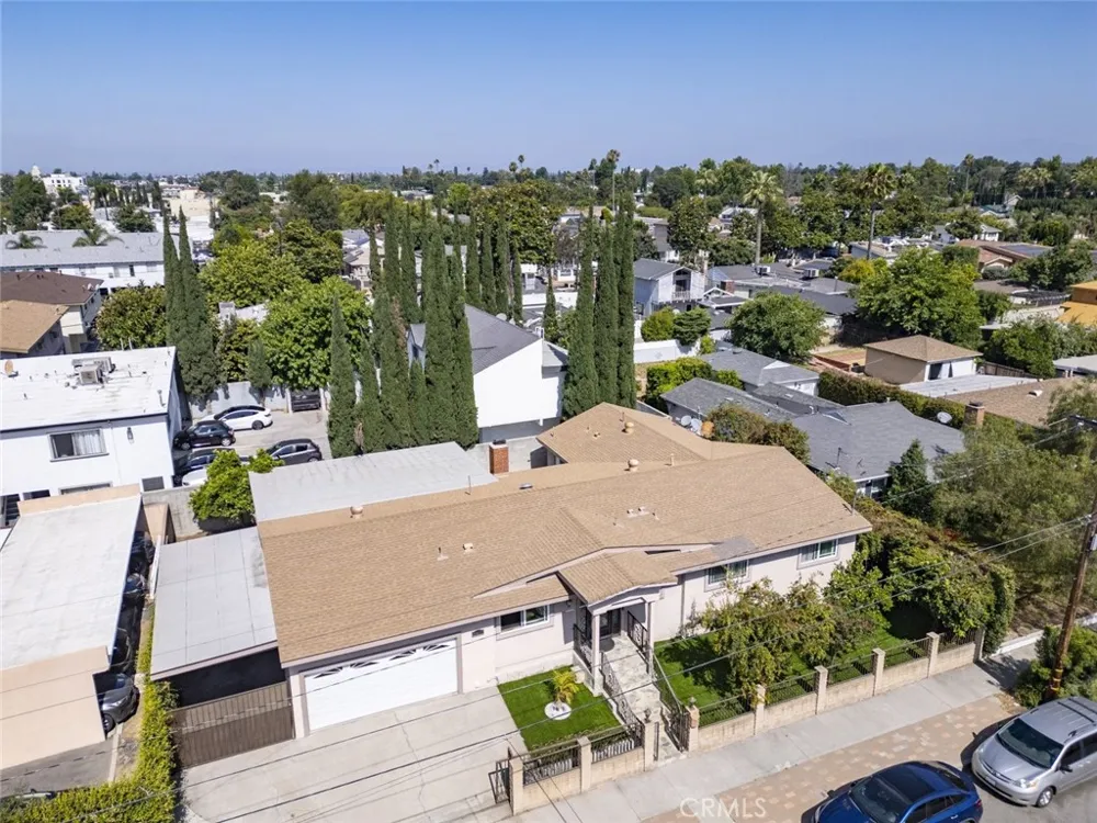 6415 Varna Avenue Van Nuys, CA 91401