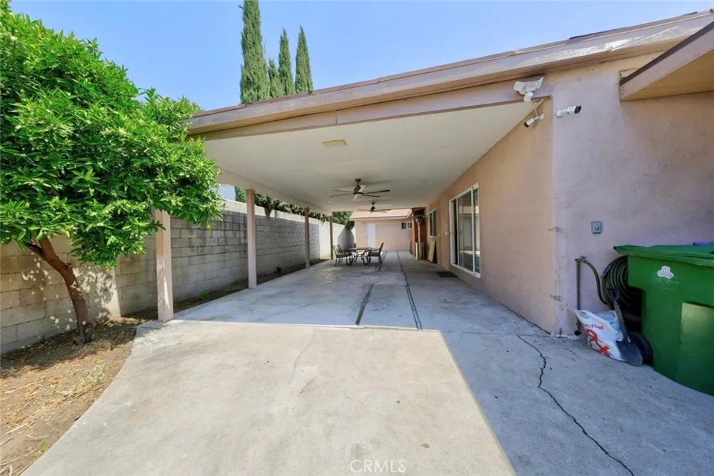 6415 Varna Avenue Van Nuys, CA 91401