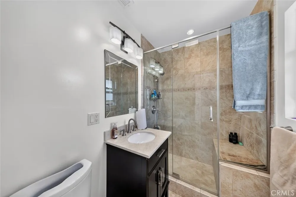 6415 Varna Avenue Van Nuys, CA 91401