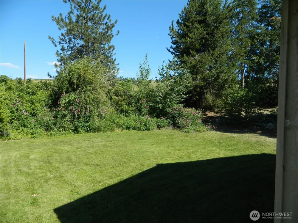 16 Orchard Loop S Tonasket, WA 98855