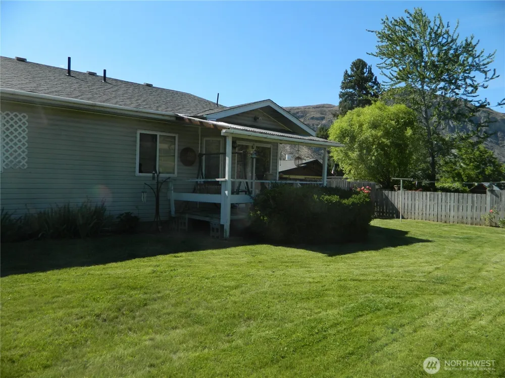16 Orchard Loop S Tonasket, WA 98855