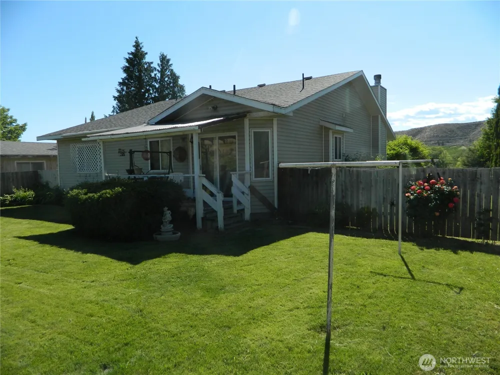 16 Orchard Loop S Tonasket, WA 98855