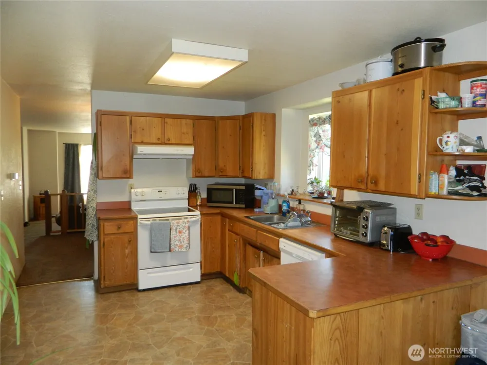 16 Orchard Loop S Tonasket, WA 98855