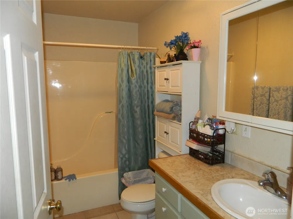 16 Orchard Loop S Tonasket, WA 98855