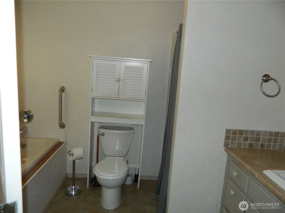 16 Orchard Loop S Tonasket, WA 98855