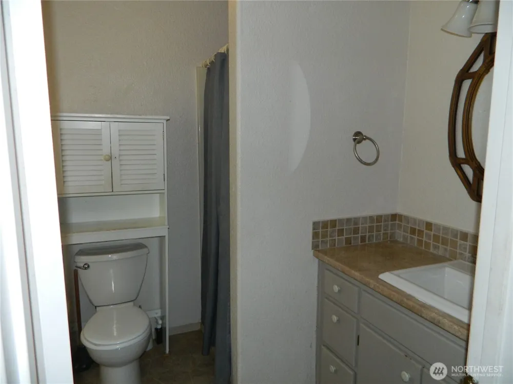 16 Orchard Loop S Tonasket, WA 98855