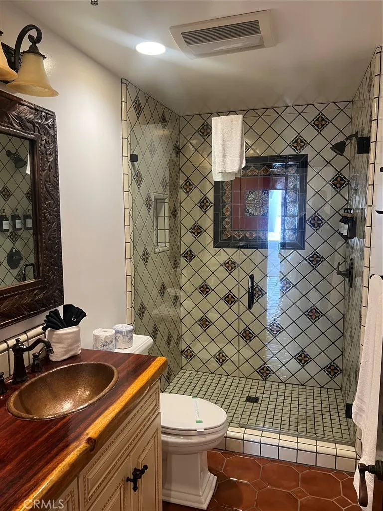 53 Camino De Flores Avalon, CA 90704