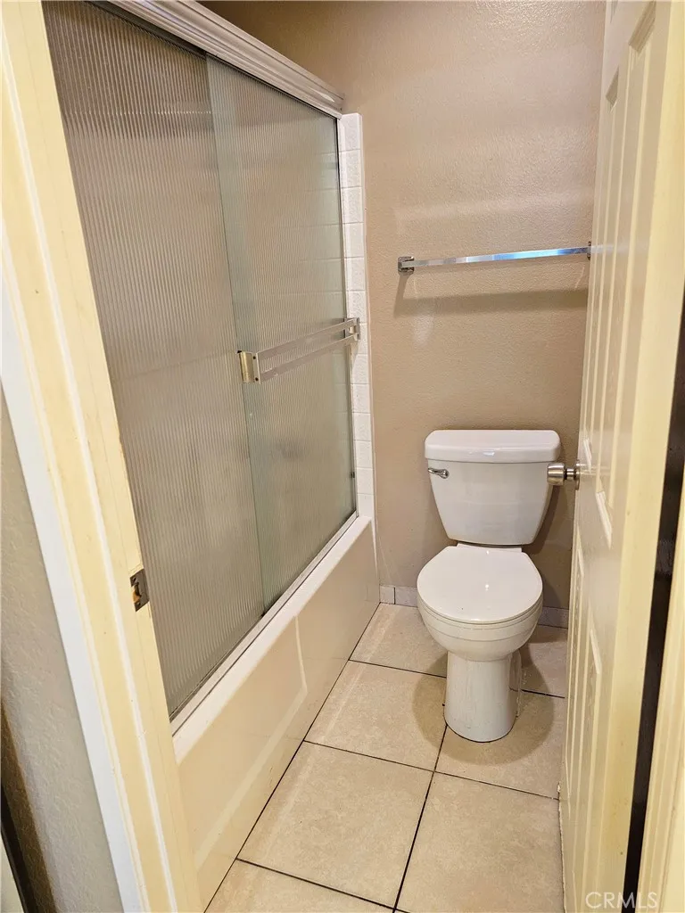2554 Olive Drive #10 Palmdale, CA 93550