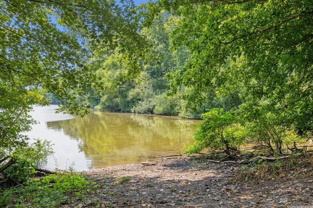 111 Mud Hill Rd Dover, TN 37058