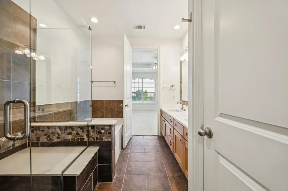 643 Senda Irving, TX 75039