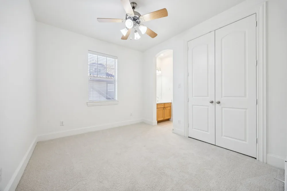 643 Senda Irving, TX 75039
