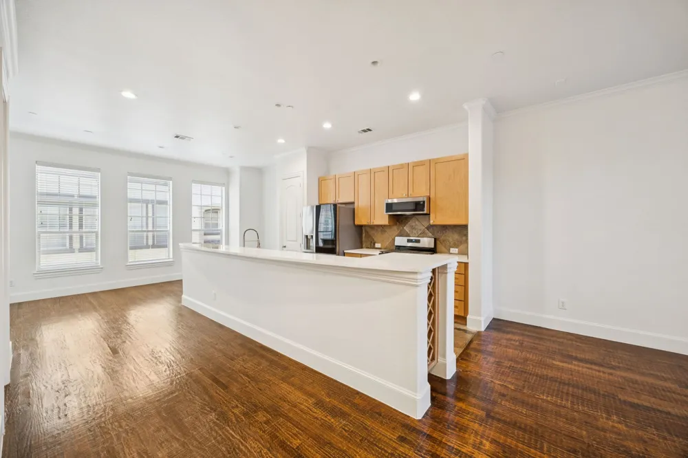 643 Senda Irving, TX 75039