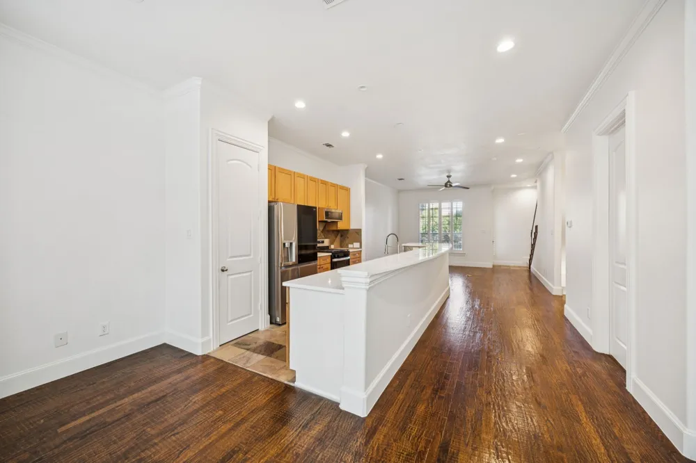 643 Senda Irving, TX 75039