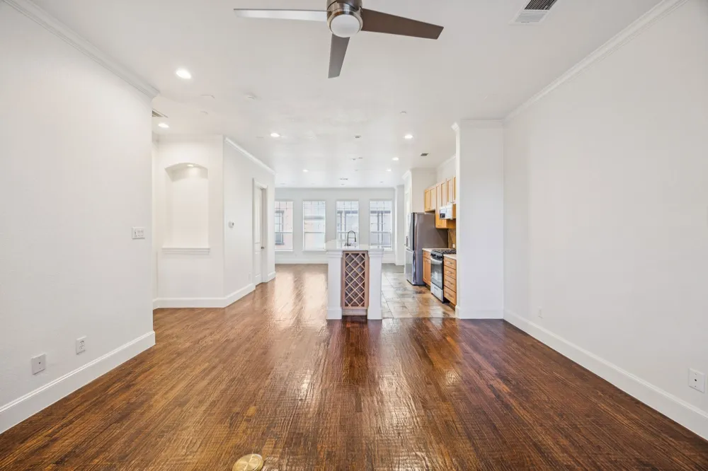 643 Senda Irving, TX 75039