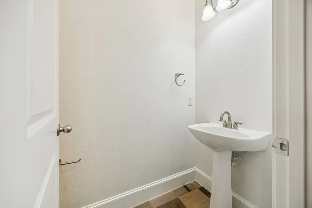 643 Senda Irving, TX 75039