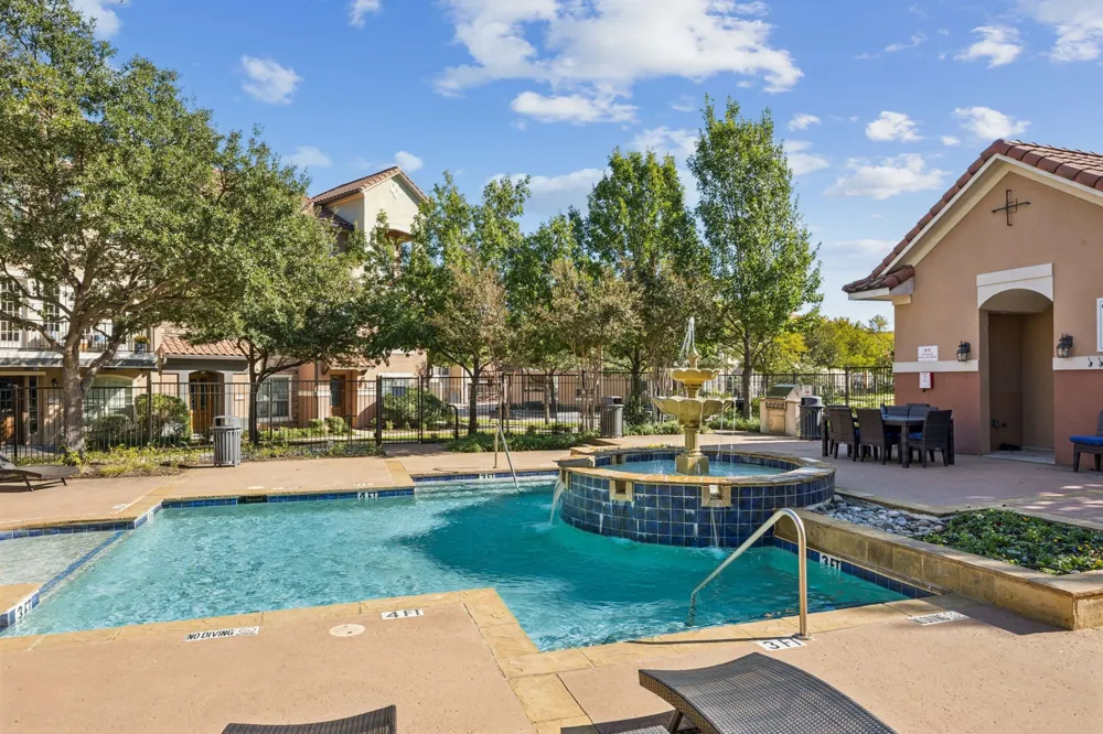 643 Senda Irving, TX 75039