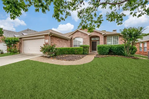 1617 Redwood Drive