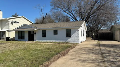 4320 Live Oak Drive