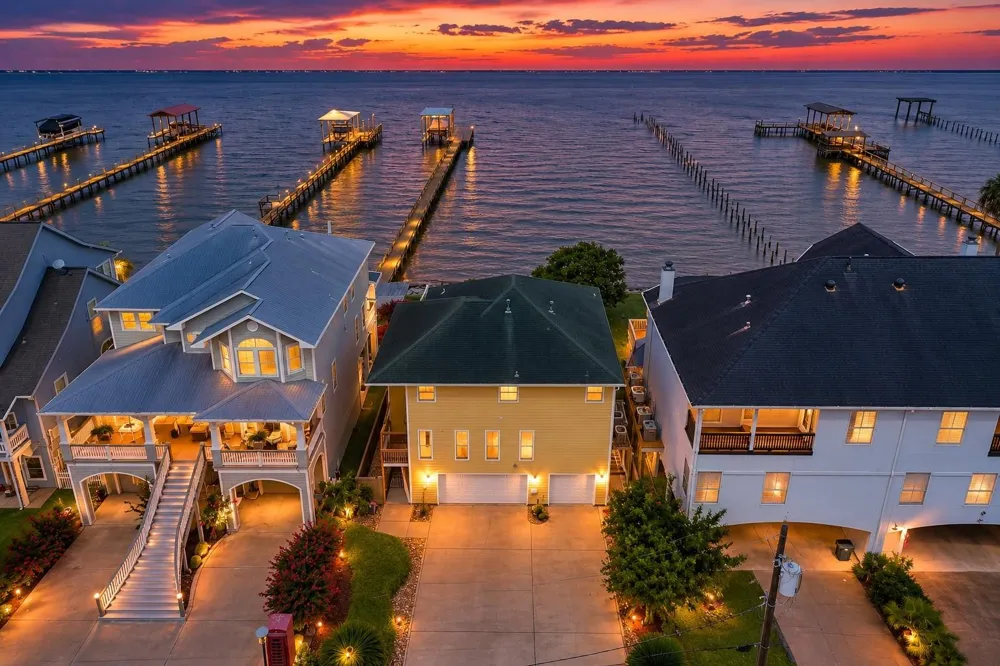 804 Bay Avenue Kemah, TX 77565