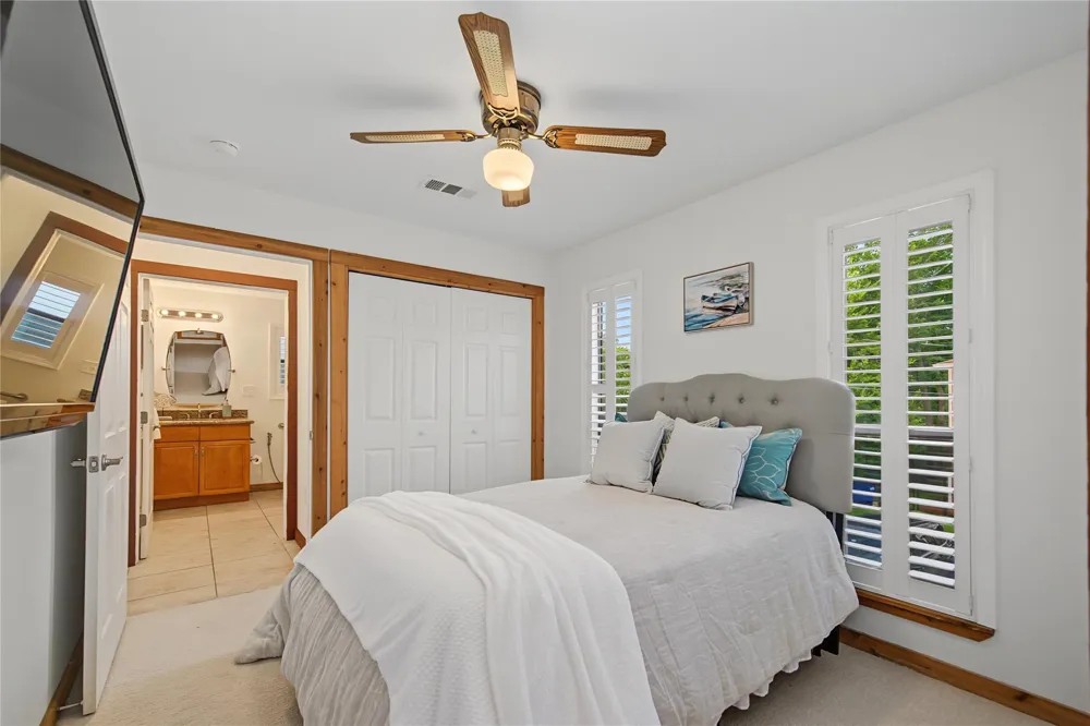 804 Bay Avenue Kemah, TX 77565
