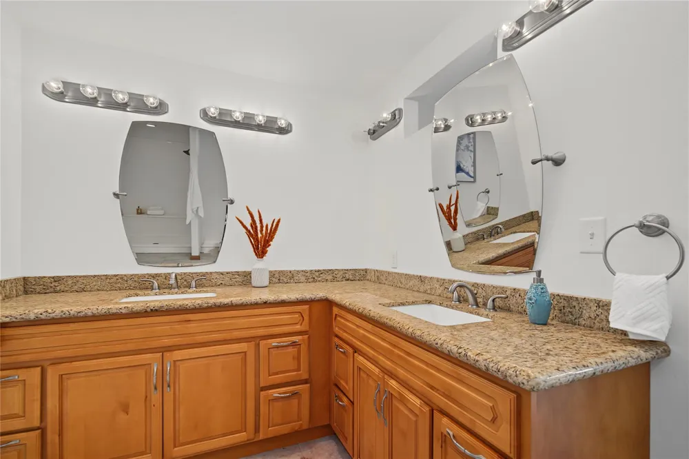 804 Bay Avenue Kemah, TX 77565