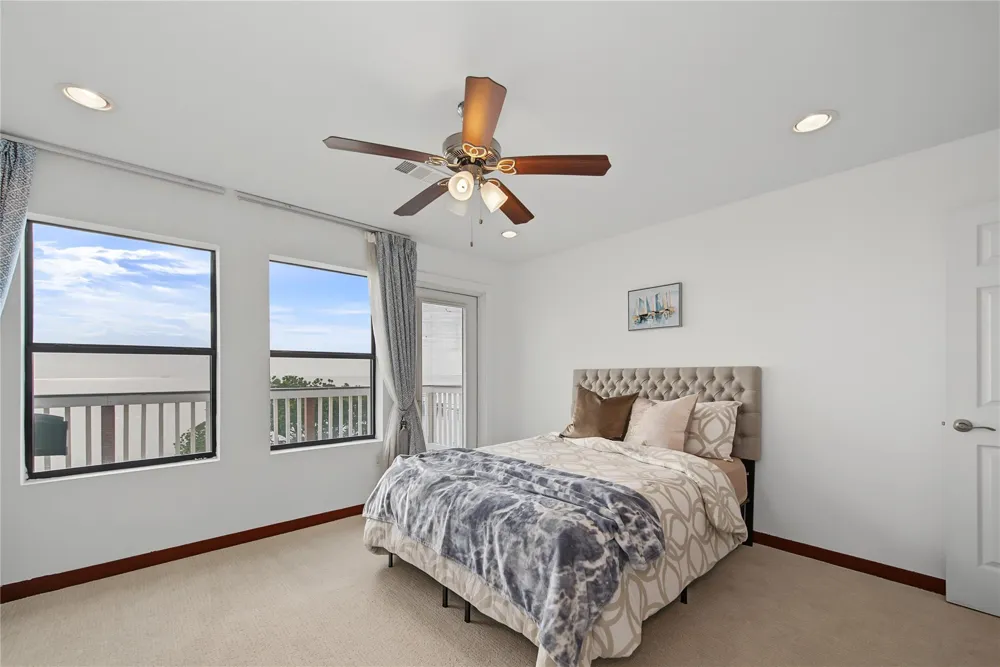 804 Bay Avenue Kemah, TX 77565