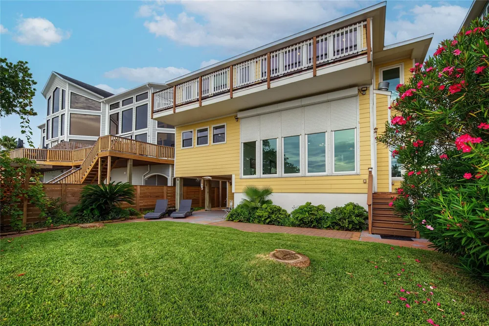804 Bay Avenue Kemah, TX 77565