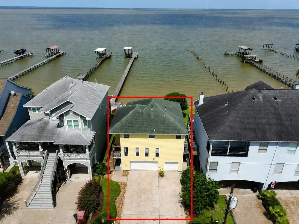 804 Bay Avenue Kemah, TX 77565