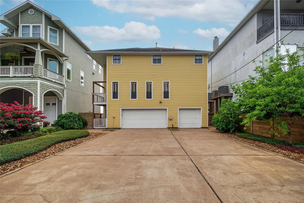 804 Bay Avenue Kemah, TX 77565