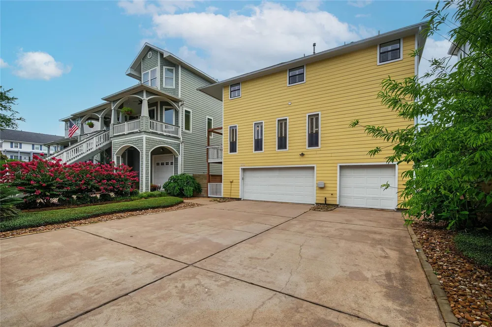 804 Bay Avenue Kemah, TX 77565