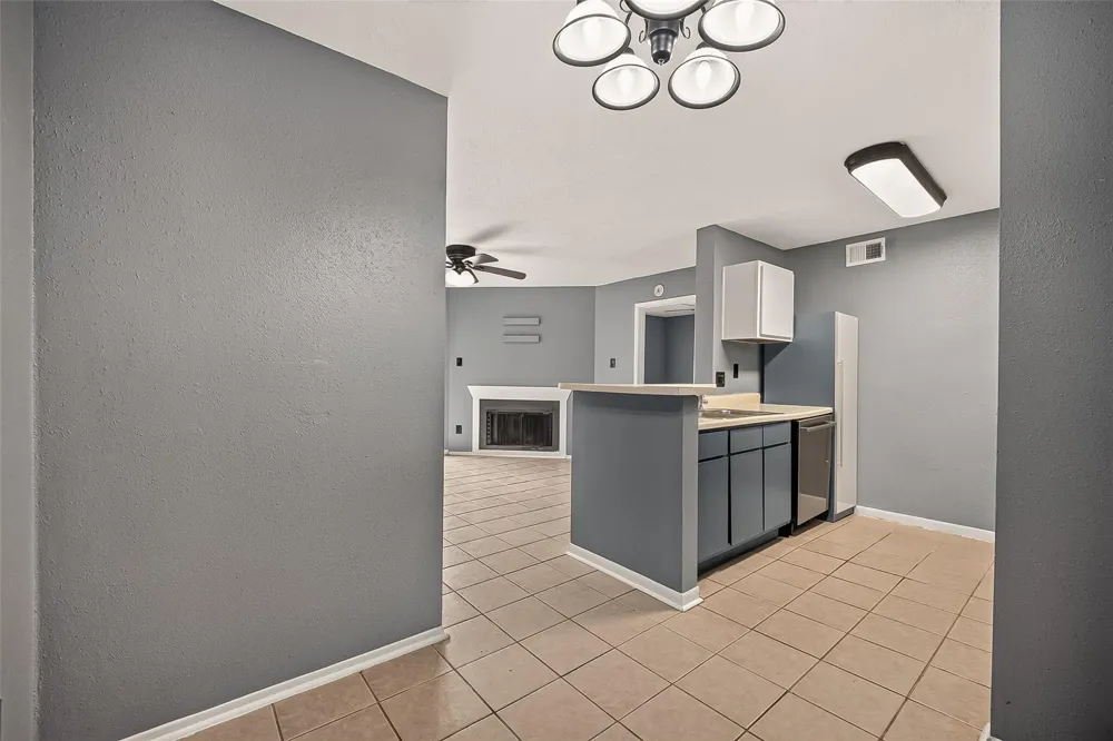 18800 Egret Bay Blvd Boulevard #503 Webster, TX 77058