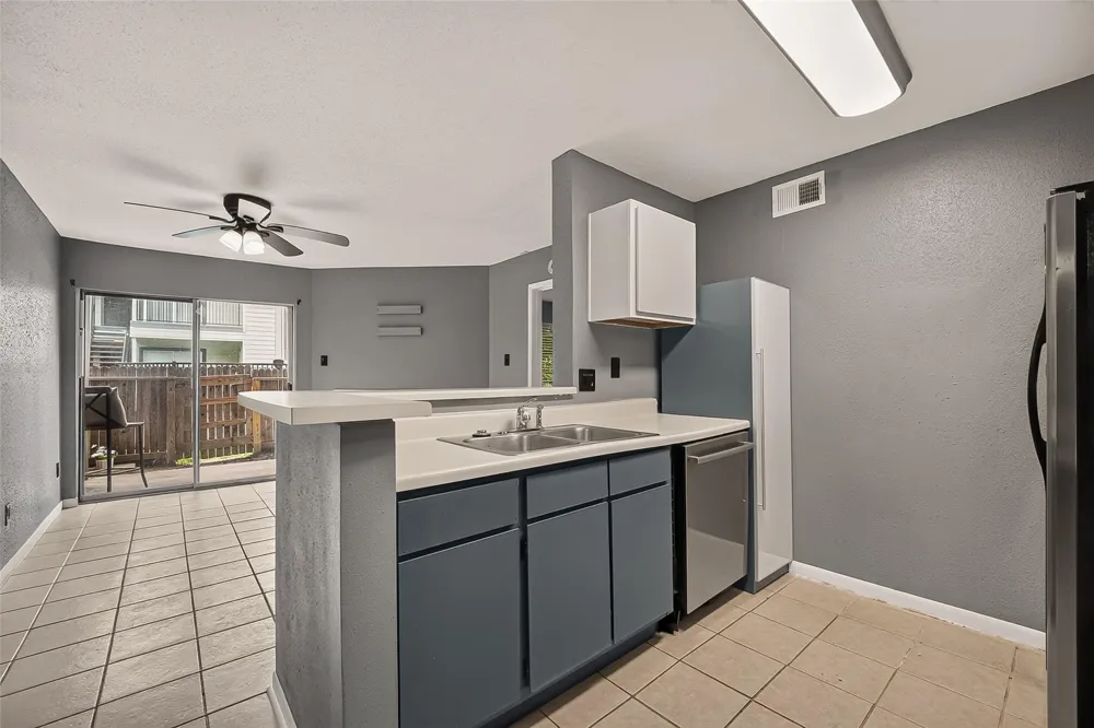 18800 Egret Bay Blvd Boulevard #503 Webster, TX 77058