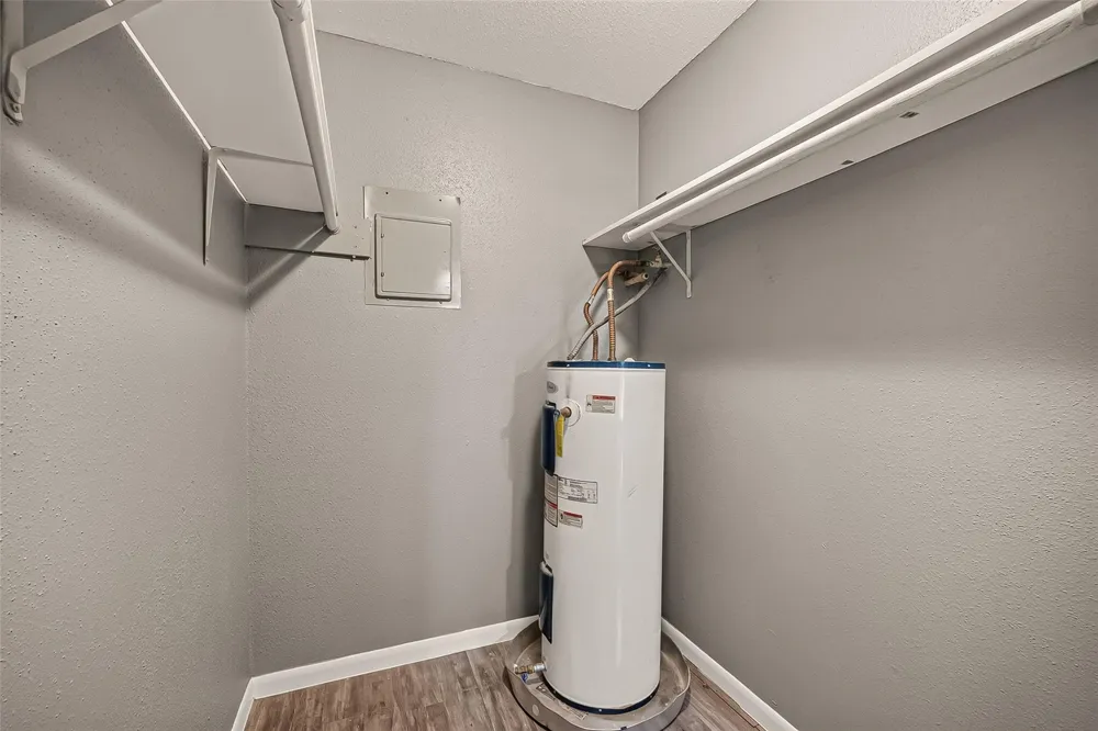 18800 Egret Bay Blvd Boulevard #503 Webster, TX 77058