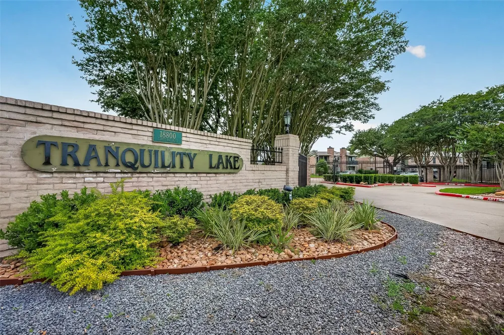 18800 Egret Bay Blvd Boulevard #503 Webster, TX 77058